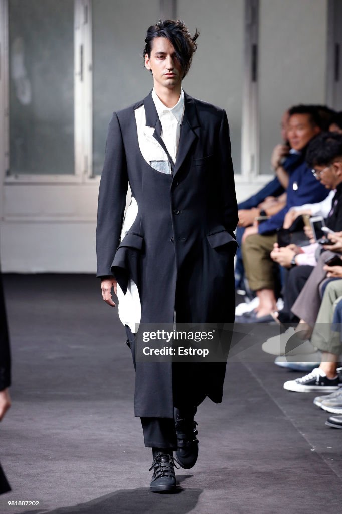 Yohji Yamamoto: Runway - Paris Fashion Week - Menswear Spring/Summer 2019