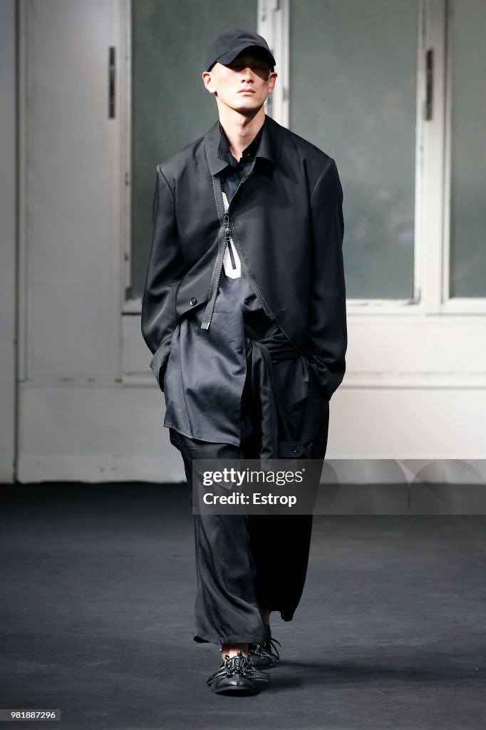 Yohji Yamamoto: Runway - Paris Fashion Week - Menswear Spring/Summer 2019