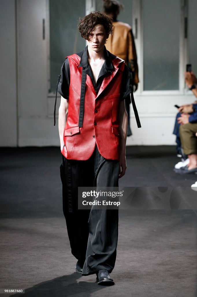 Yohji Yamamoto: Runway - Paris Fashion Week - Menswear Spring/Summer 2019