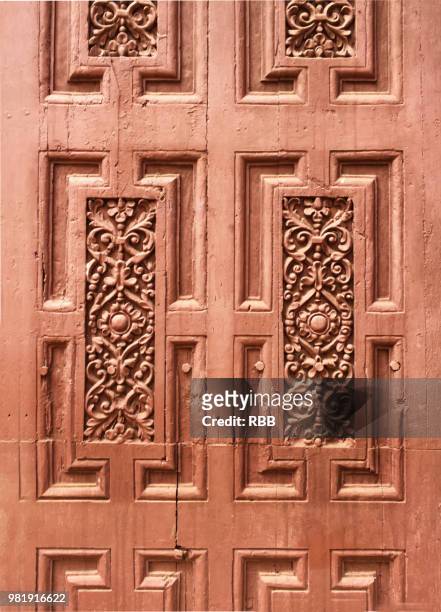 wooden door of se cathedral goa - se cathedral bildbanksfoton och bilder