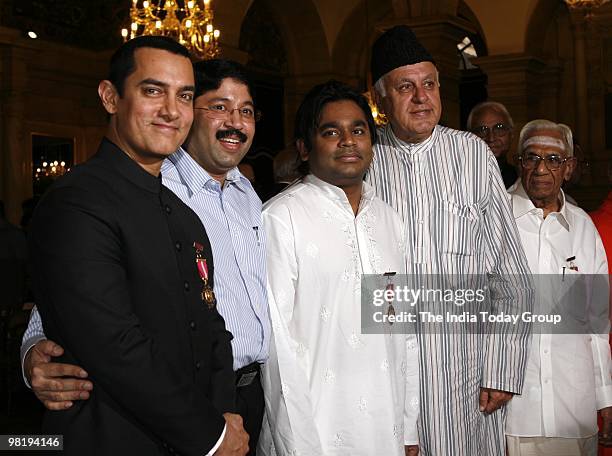 Actor Aamir Khan, Union Textiles Minister Dayanidhi Maran, Music composer A.R. Rahman, Union Minister for New and Renewable Energy Farooq Abdullah at...