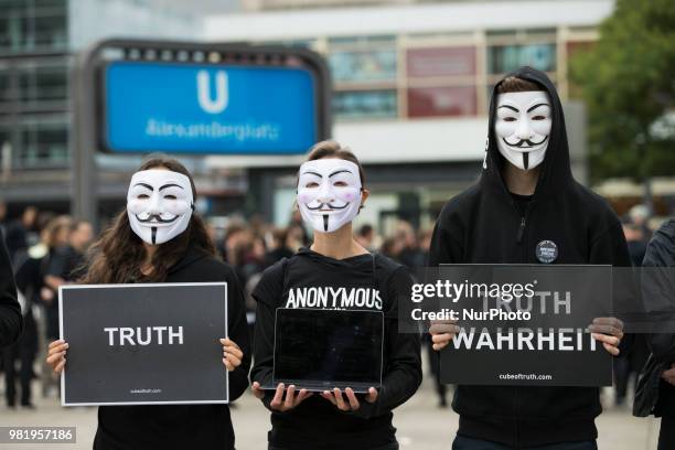 Annonemous 3,276 Anonymous Hacker Group Stock Photos, High-Res Pictures, and ...