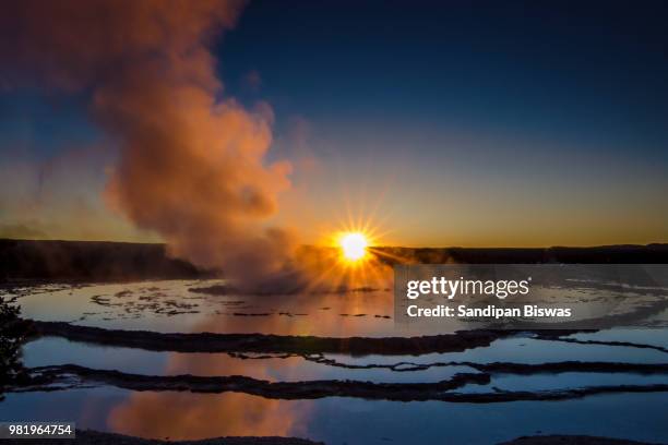 great fountain geyser - great fountain geyser stock pictures, royalty-free photos & images