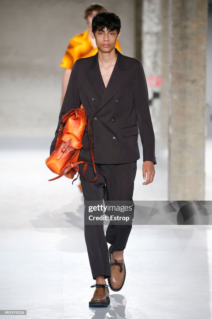 Dries Van Noten: Runway - Paris Fashion Week - Menswear Spring/Summer 2019