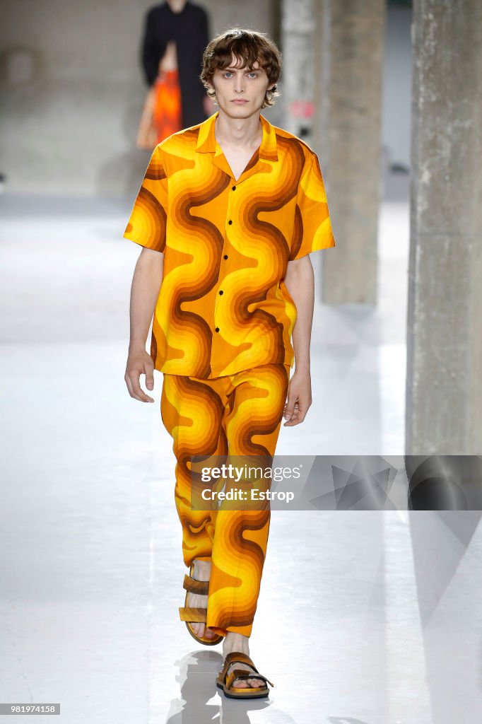 Dries Van Noten: Runway - Paris Fashion Week - Menswear Spring/Summer 2019