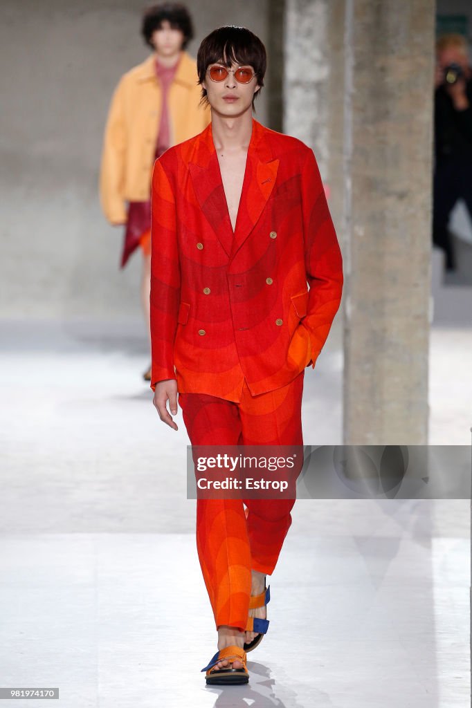 Dries Van Noten: Runway - Paris Fashion Week - Menswear Spring/Summer 2019