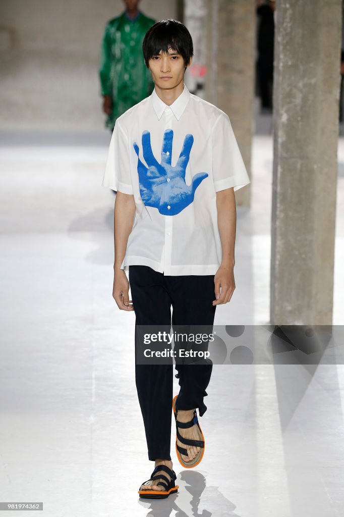 Dries Van Noten: Runway - Paris Fashion Week - Menswear Spring/Summer 2019