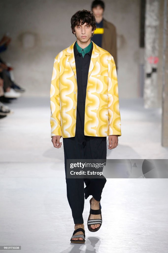 Dries Van Noten: Runway - Paris Fashion Week - Menswear Spring/Summer 2019