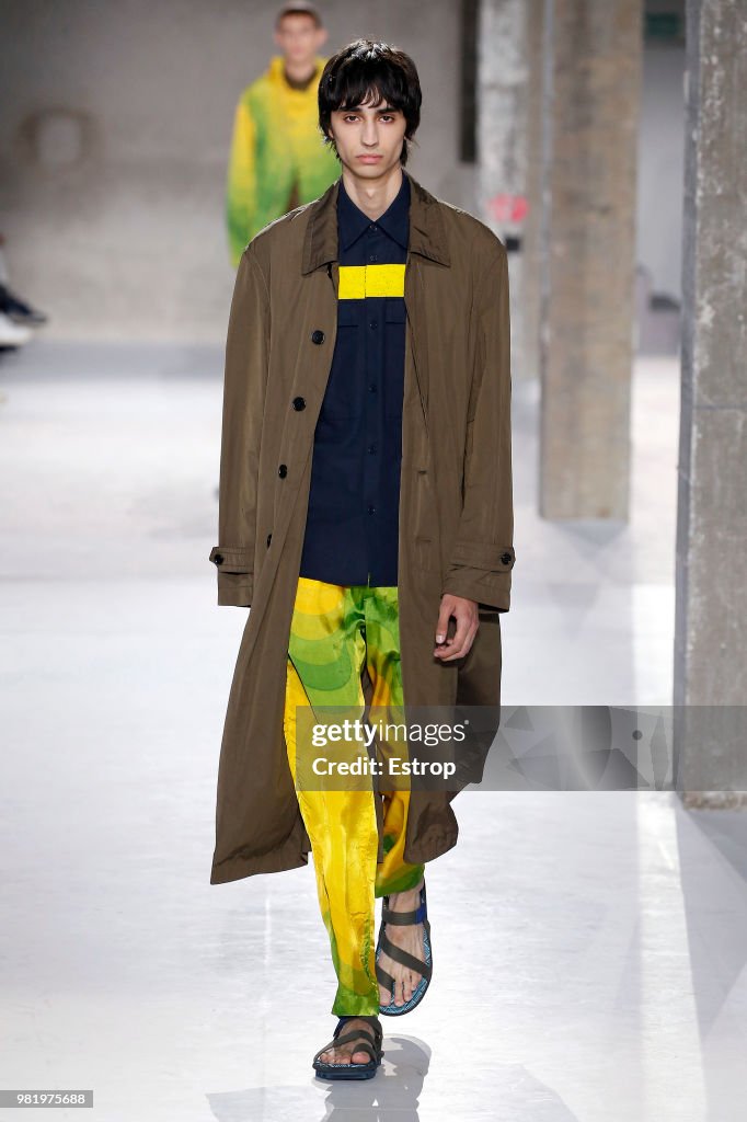 Dries Van Noten: Runway - Paris Fashion Week - Menswear Spring/Summer 2019