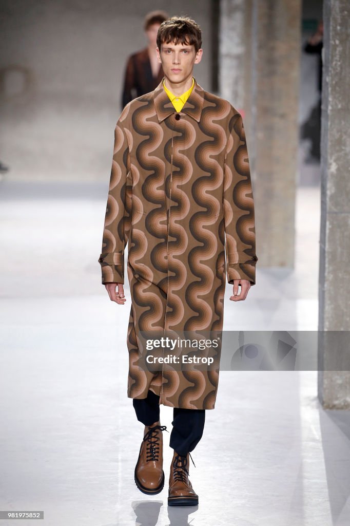 Dries Van Noten: Runway - Paris Fashion Week - Menswear Spring/Summer 2019