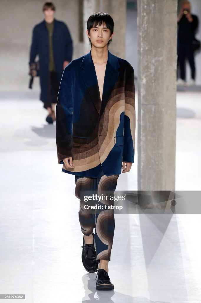 Dries Van Noten: Runway - Paris Fashion Week - Menswear Spring/Summer 2019