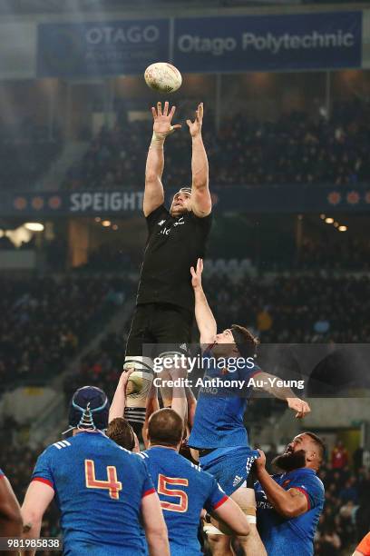 Luke Whitelock of the All Blacks competes at the lineout during the International Test match between the New Zealand All Blacks and France at Forsyth...