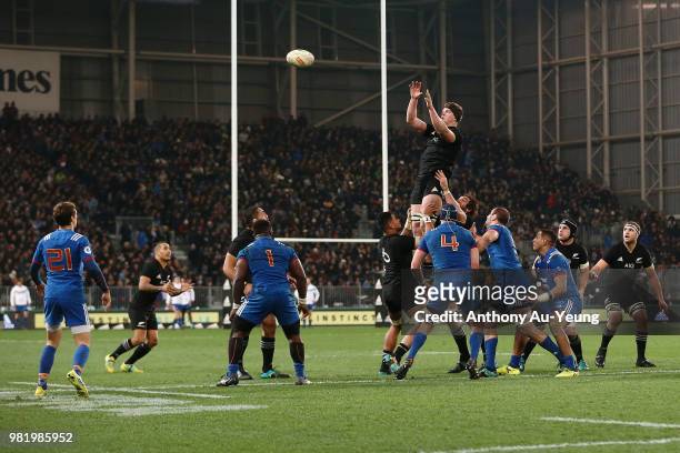 Scott Barrett of the All Blacks competes at the lineout during the International Test match between the New Zealand All Blacks and France at Forsyth...