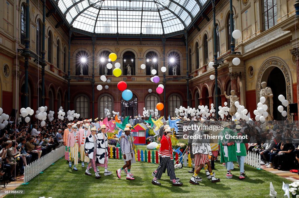 Thom Browne: Runway - Paris Fashion Week - Menswear Spring/Summer 2019