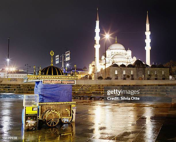 snack cart with yeni mosque in background - silvia otte stock pictures, royalty-free photos & images