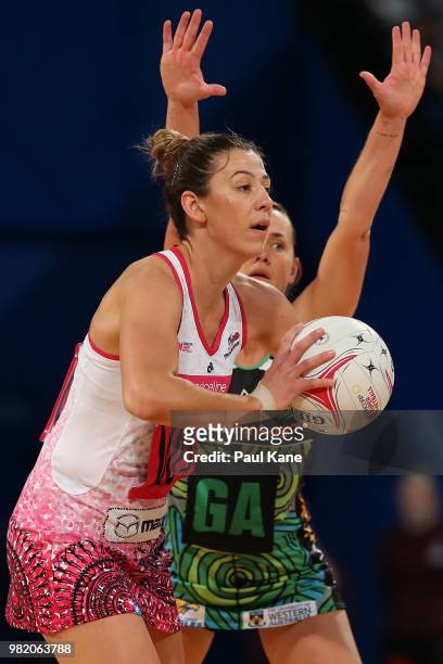 Fiona Fowler of the Thunderbirds looks to pass the ball during the round eight Super Netball match between the Fever and the Thunderbirds at Perth...