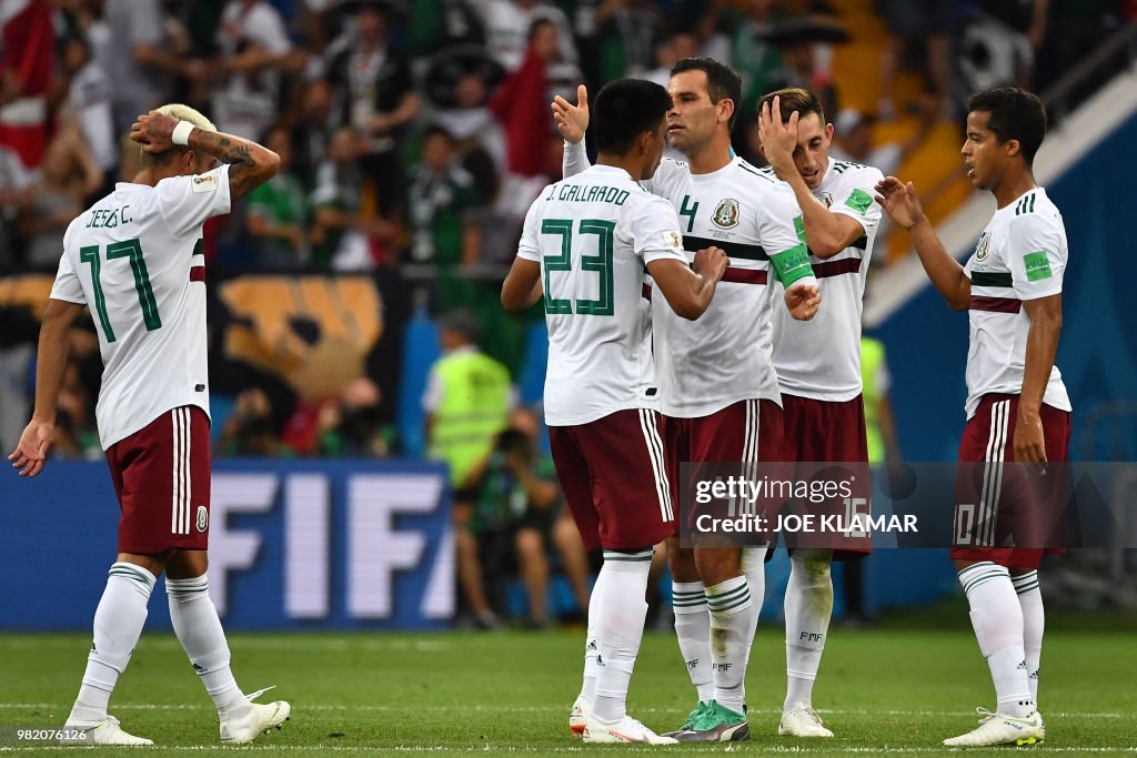 TOPSHOT-FBL-WC-2018-MATCH28-KOR-MEX