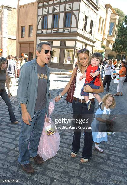 Ben Stiller, Christine Taylor and children