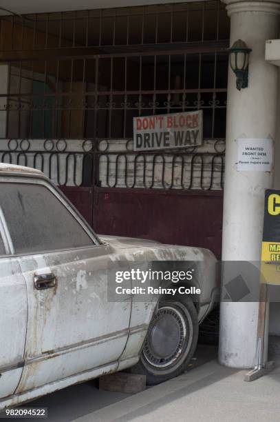dirty car - hood ornament stock pictures, royalty-free photos & images