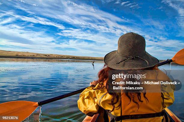 kayak girl - língua de areia - fotografias e filmes do acervo