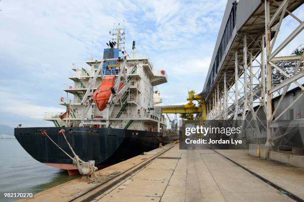 international transportation shipping - jordan lye stock pictures, royalty-free photos & images