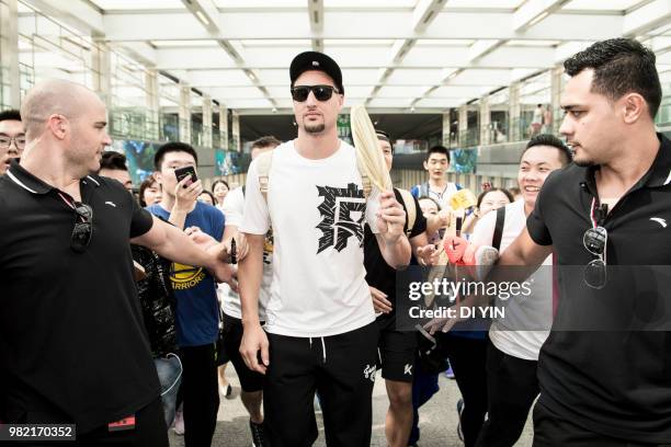 Player Klay Thompson of the Golden State Warriors arrives at Beijing Capital International Airport on June 24, 2018 in Beijing, China.