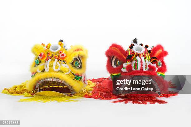 chinese traditional lion dancing - imitazione-di-animali foto e immagini stock