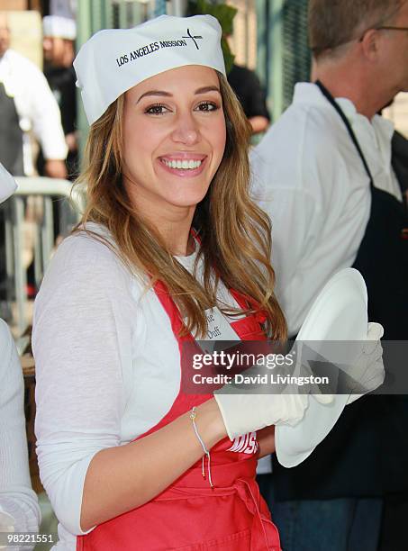 Actress Haylie Duff volunteers at the Los Angeles Mission during Easter on April 2, 2010 in Los Angeles, California.