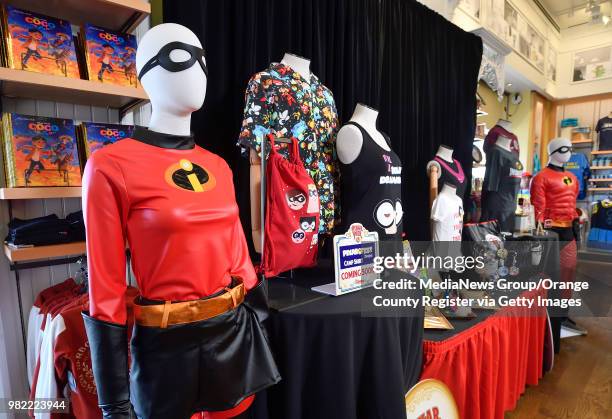Pixar Pier first look: Riding the Incredicoaster at California..., Nieuwsfoto's