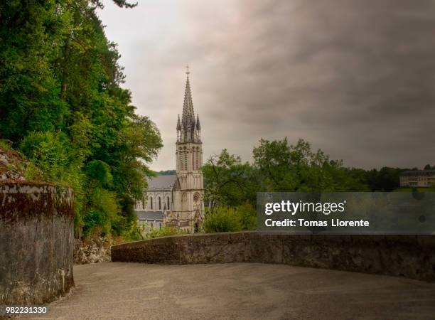 lourdes ii - llorente fotografías e imágenes de stock