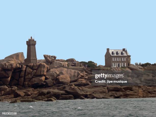 le phare de ploumanac'h - perros guirec stock-fotos und bilder