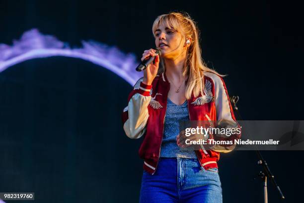 Hannah Reid of London Grammar performs on stage during the second day of the Southside Festival on June 23, 2018 in Neuhausen, Germany.