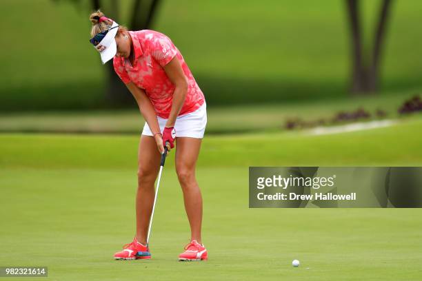 Lexi Thompson putts on the 15th hole during the second round of the Walmart NW Arkansas Championship Presented by P&G at Pinnacle Country Club on...