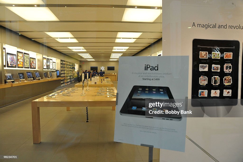 Apple iPad Arrives In Stores