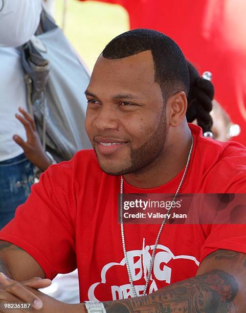 Flo Rida attends First Annual Kids Spring and Break into Motivation Event on April 3, 2010 in Miami, Florida.