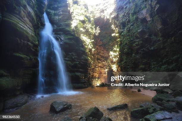 cascata buraco do padre - buraco fotografías e imágenes de stock