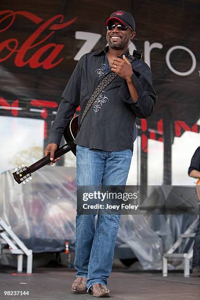 Darius Rucker Performance Park Busy Concert Lights Photos and Premium High Res Pictures - Getty ...
