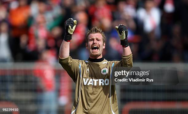 Soeren Pirson of Oberhausen celebrates after the final whistel of the Second Bundesliga match between Rot-Weiss Oberhausen and 1. FC Kaiserslautern...