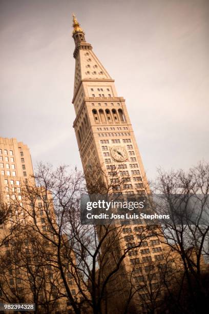 clock tower of the metropolitan life insurance company building, madison square park, downtown, manh - metropolitan life insurance company tower stockfoto's en -beelden