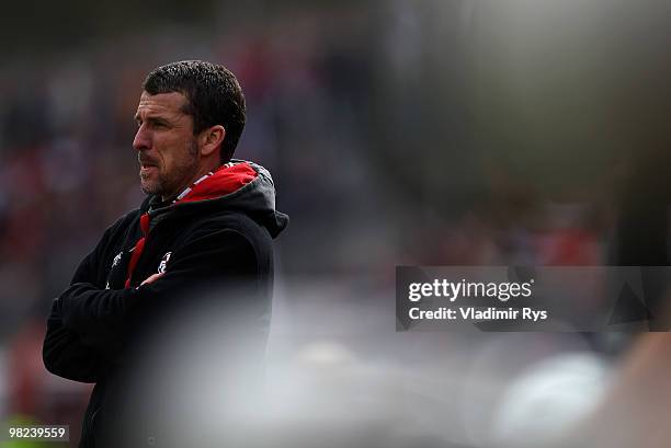 Kaiserslautern head coach Marco Kurz looks on during the Second Bundesliga match between Rot-Weiss Oberhausen and 1. FC Kaiserslautern at Niederrhein...