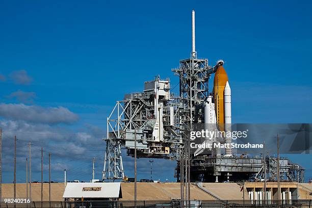 Service Structure For Rockets Rotating Service Structure On Launch Pad Photos and Premium High Res ...