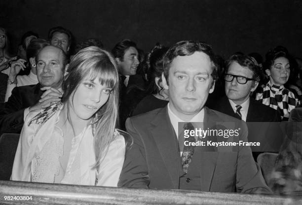Jane Birkin et Maurice Ronet à la première du film 'La piscine' réalisé par Jacques Deray au cinéma Le Balzac à Paris en France, le 31 janvier 1969.