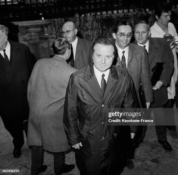 Le secrétaire général de la confédération générale du travail Georges Séguy arrive à l'une des réunions de la conférence de Tilsitt à Paris en...