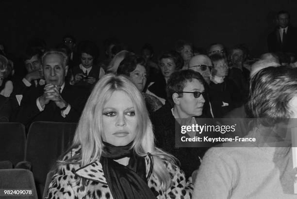 Brigitte Bardot à la première du film 'Bullitt' réalisé par Peter Yates au cinéma Le Balzac à Paris en France, le 28 mars 1969.