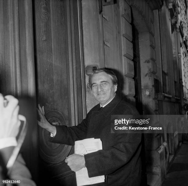 Max Lejeune à son arrivée au siège de la SFIO Cité Malesherbes à Paris en France, le 30 mai 1969.
