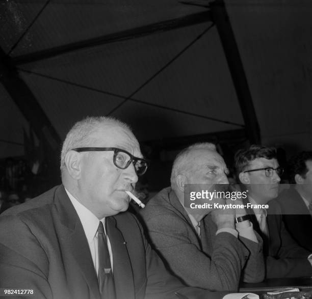 Le secrétaire général de la SFIO Guy Mollet au congrès national de la SFIO à Alfortville en France, le 4 mai 1969.