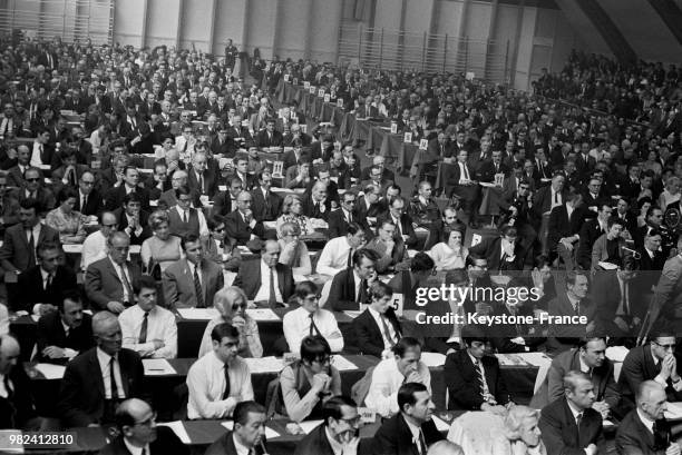 Vue générale du congrès national de la SFIO à Alfortville en France, le 4 mai 1969.