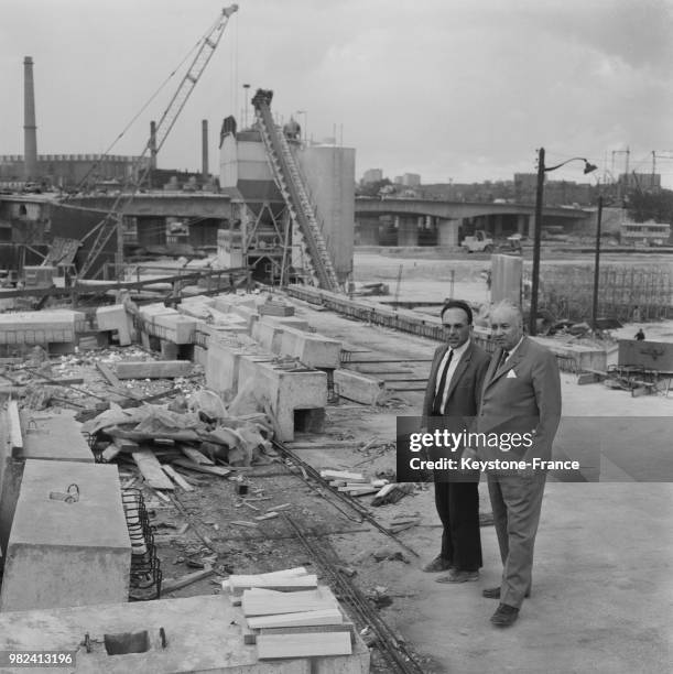 Louis Ducatel, candidat à la présidence de la république, entrepreneur sur son chantier du boulevard périphérique au niveau d'Auteuil-Passy à Paris...