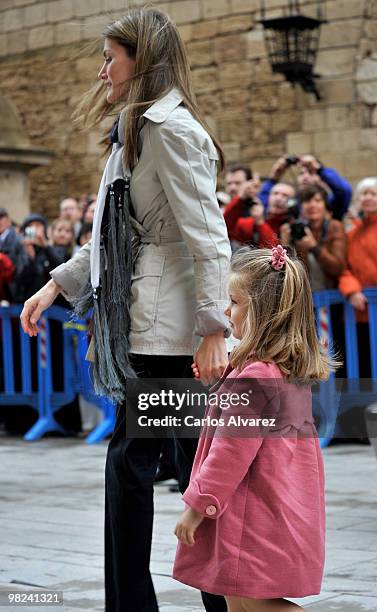 Spanish Royals Princess Letizia and her daugther Princess Leonor attend Easter Mass at Palma de Mallorca Cathedral, on April 4, 2010 in Palma de...