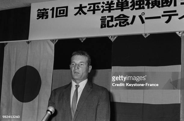 Eric Tabarly, vainqueur de la course à travers le Pacifique entre San Francisco et Jogashima, à Tokyo au Japon, le 9 mai 1969.
